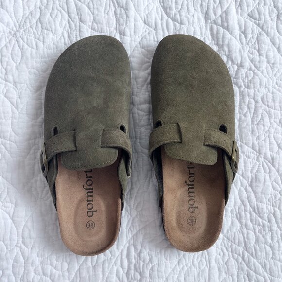 Slip-On Clogs-New Condition! - Picture 5 of 7